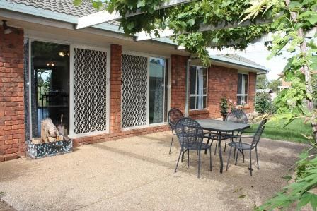 SOUGHT AFTER COURT LOCATION - 4 BEDROOMS AND 2 BATHROOMS, COROWA