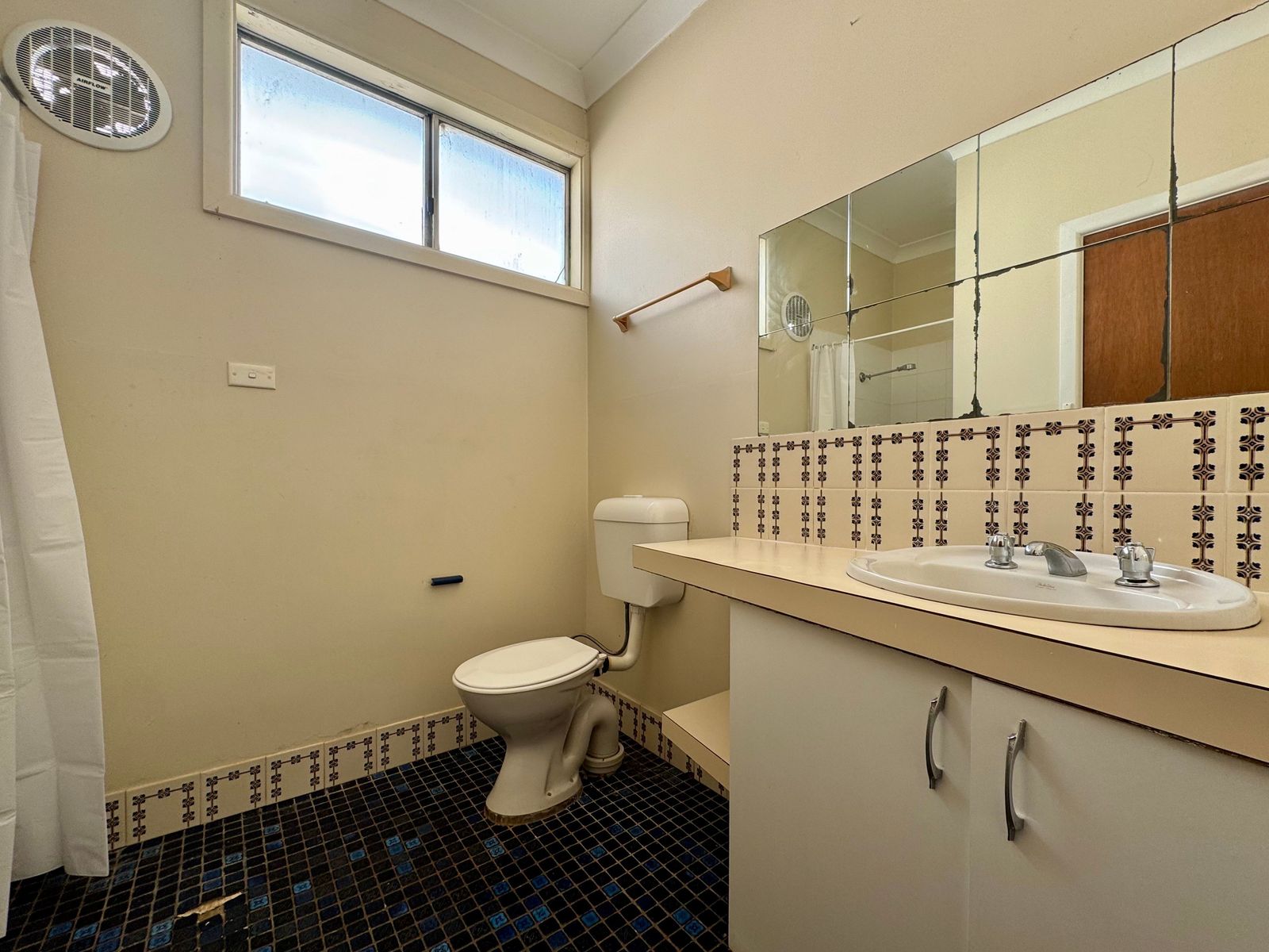 Conveniently Located, Low Maintenance Living