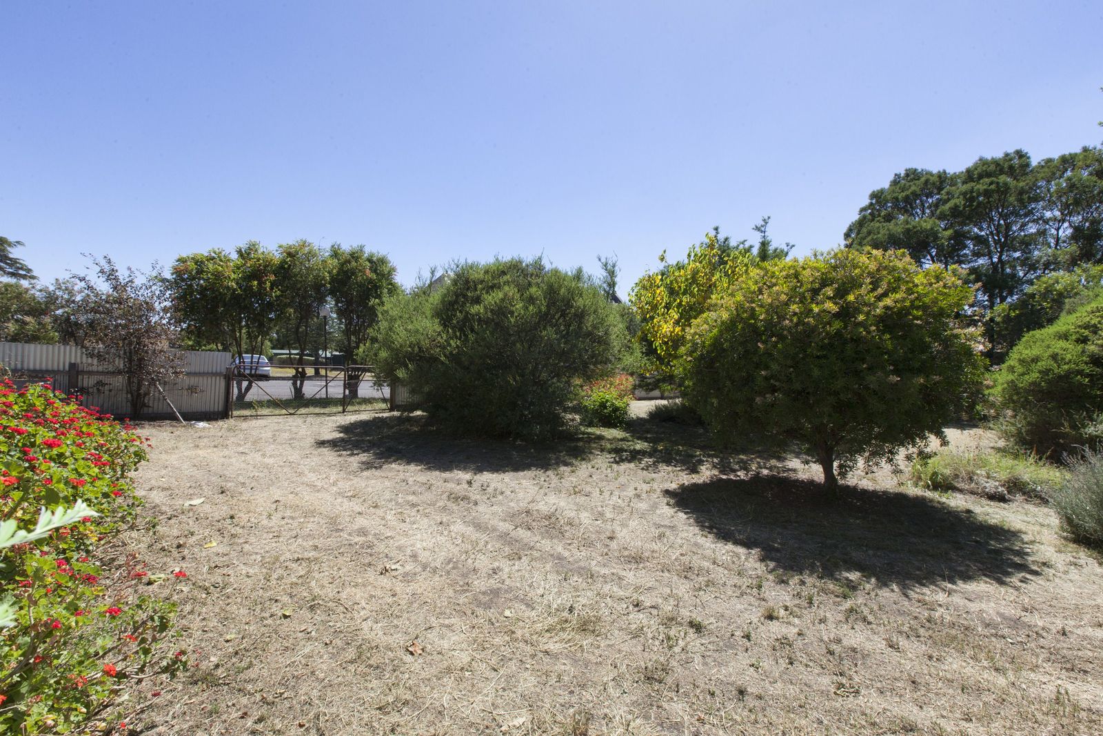 Fully furnished & situated within walking distance to everything the town has to offer