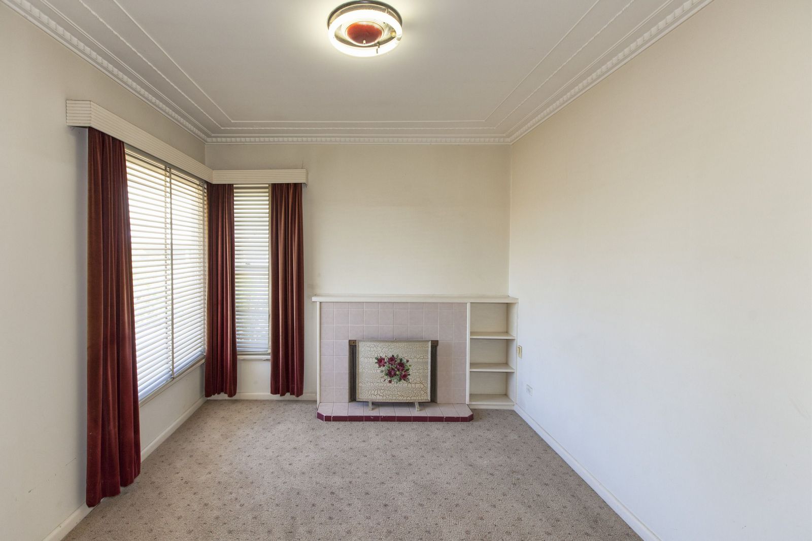 Fully furnished & situated within walking distance to everything the town has to offer