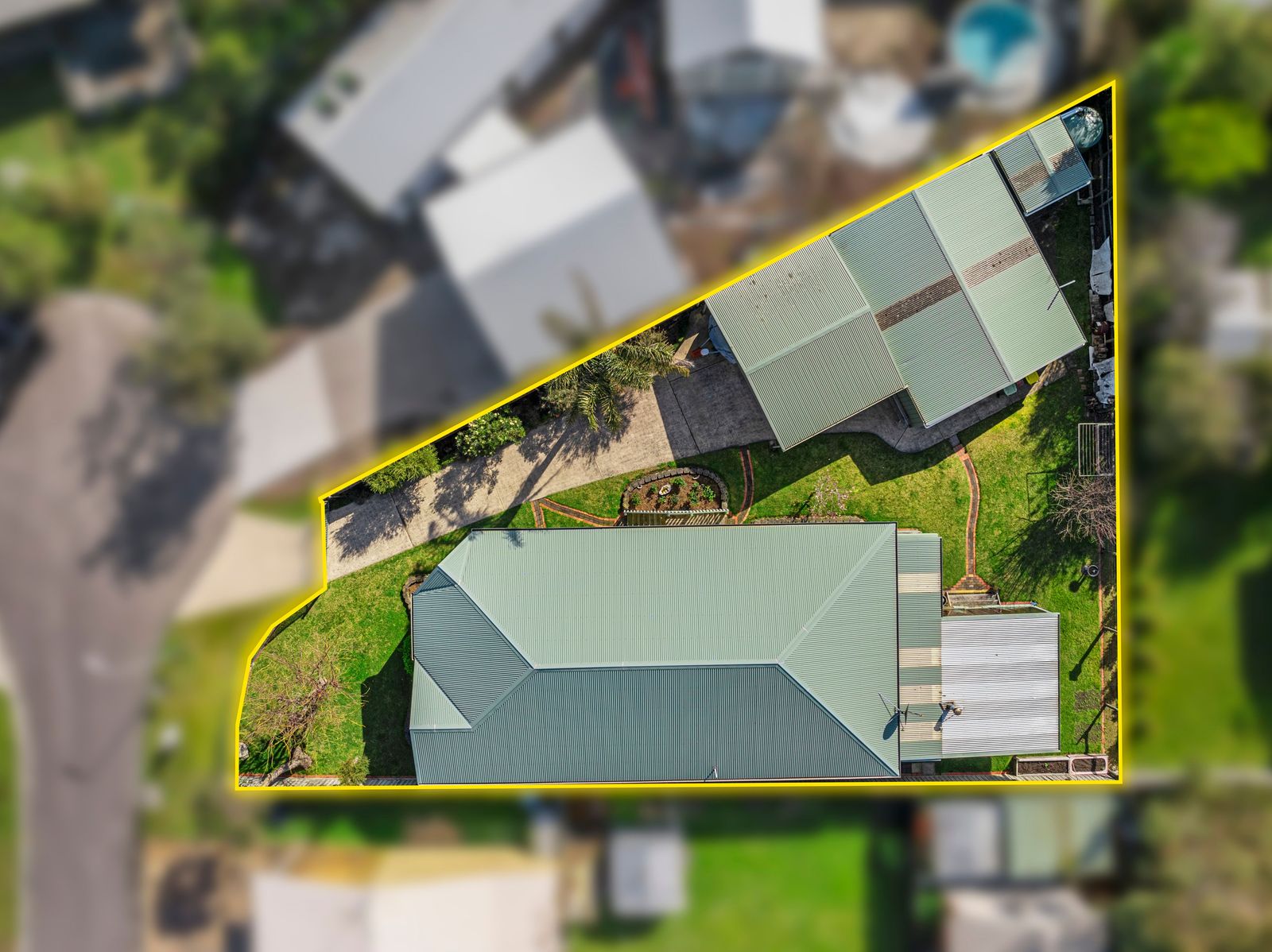 Three Bedroom, Two Bathroom Unfurnished!