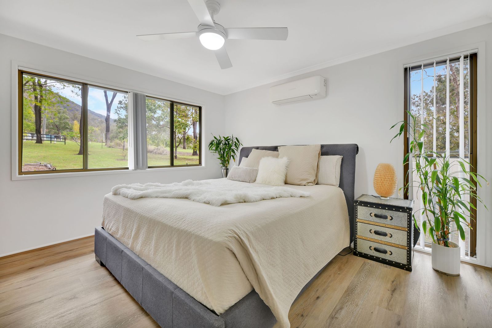 Escape to a Peaceful Acerage Retreat!