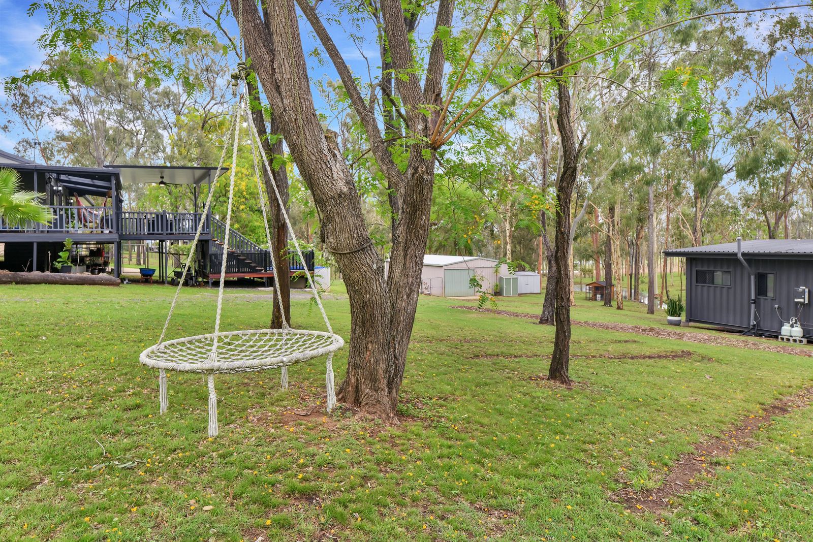 Escape to a Peaceful Acerage Retreat!