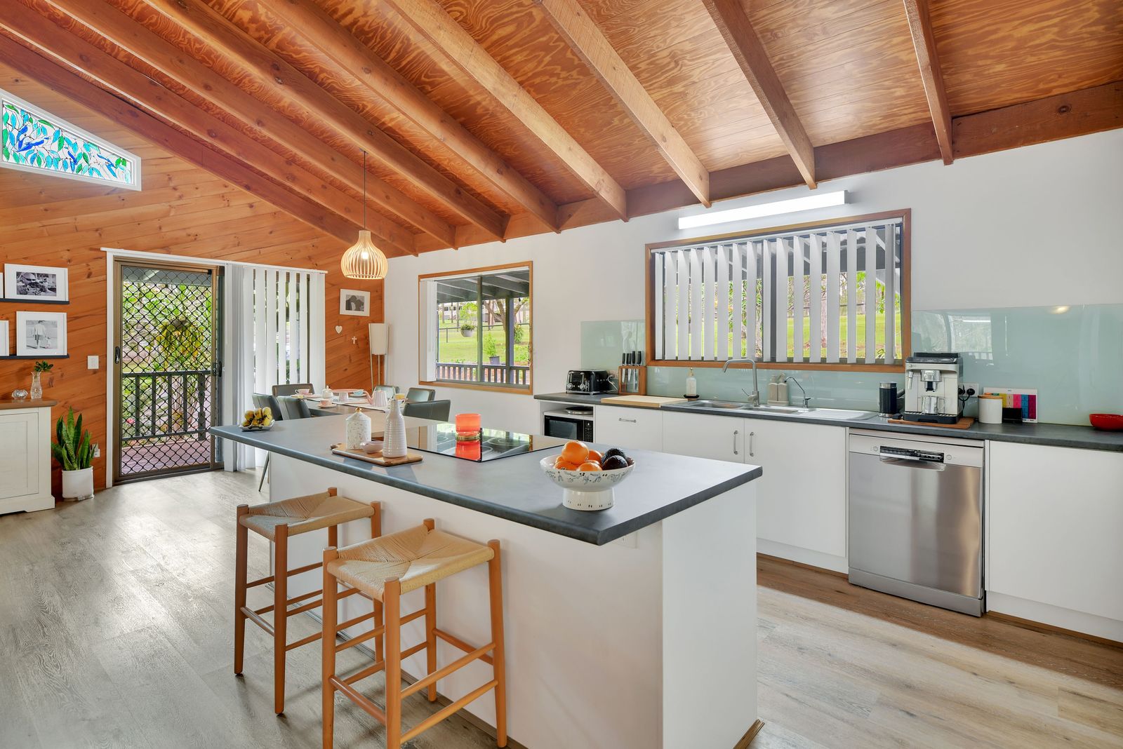 Escape to a Peaceful Acerage Retreat!