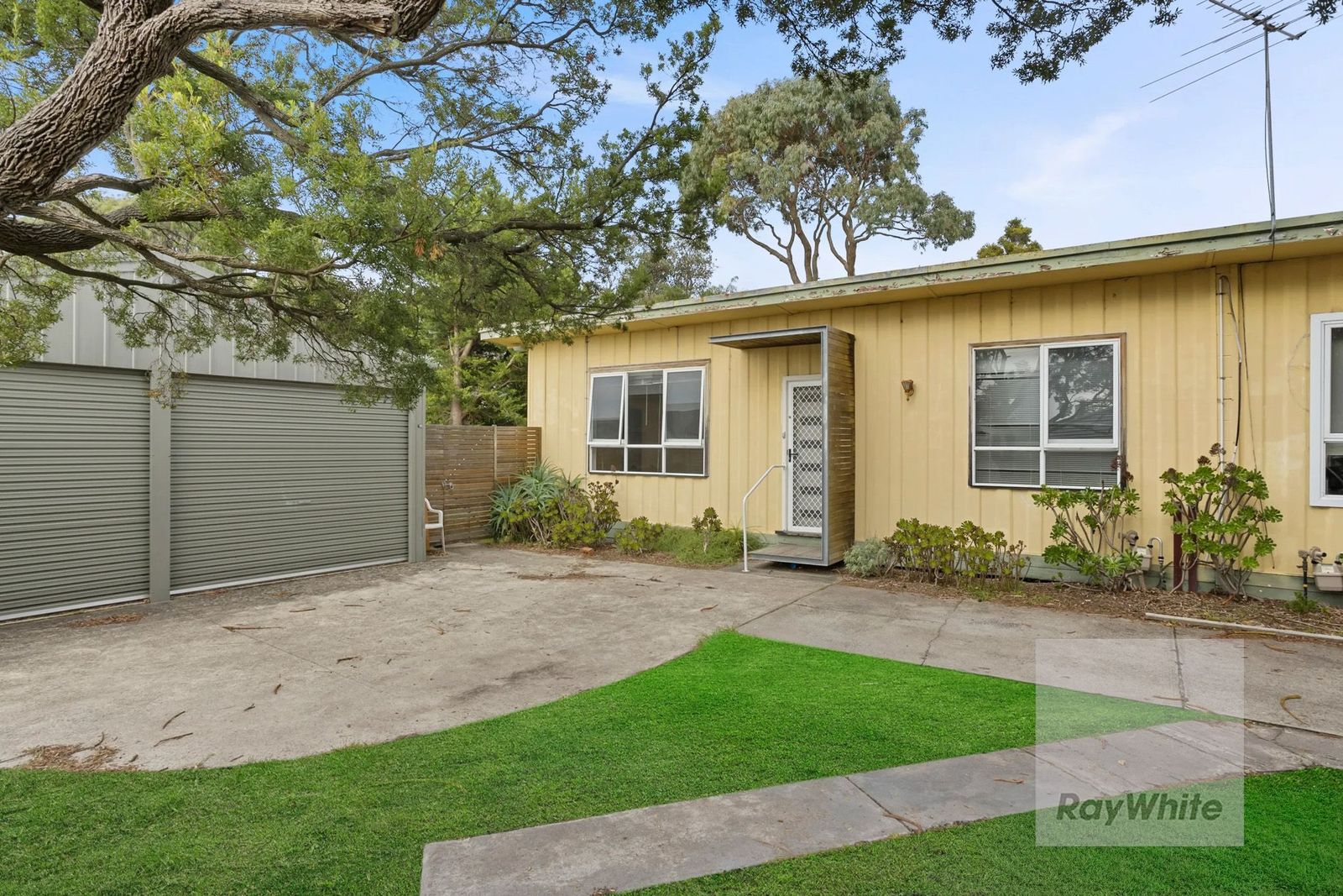 A cute unit in the Heart of Tootgarook House | VIC Tootgarook, VIC 3941 | Prop-GPT the AI-Powered Property Portal