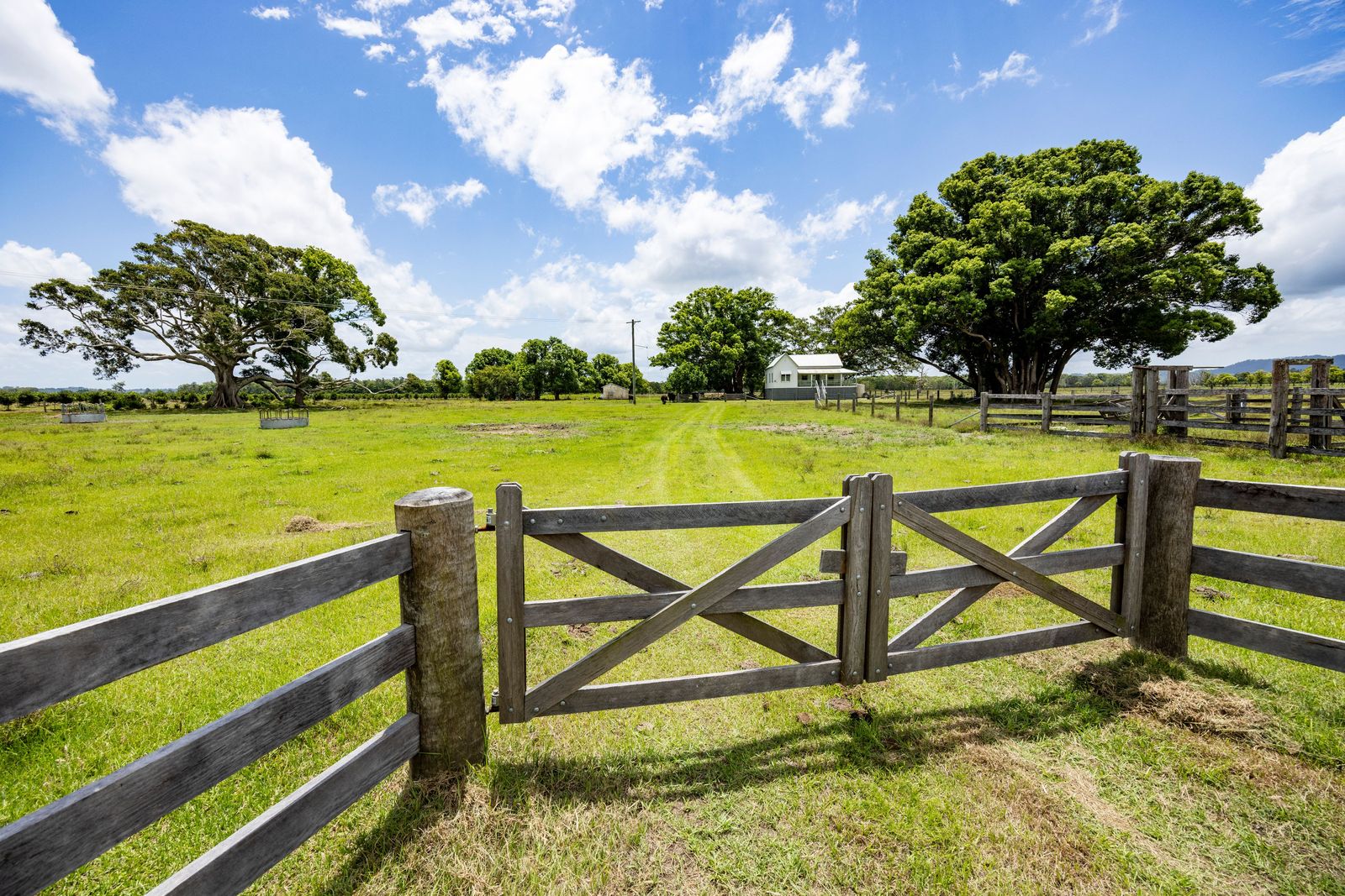 Home, Lifestyle and Acreage - This Has it All!