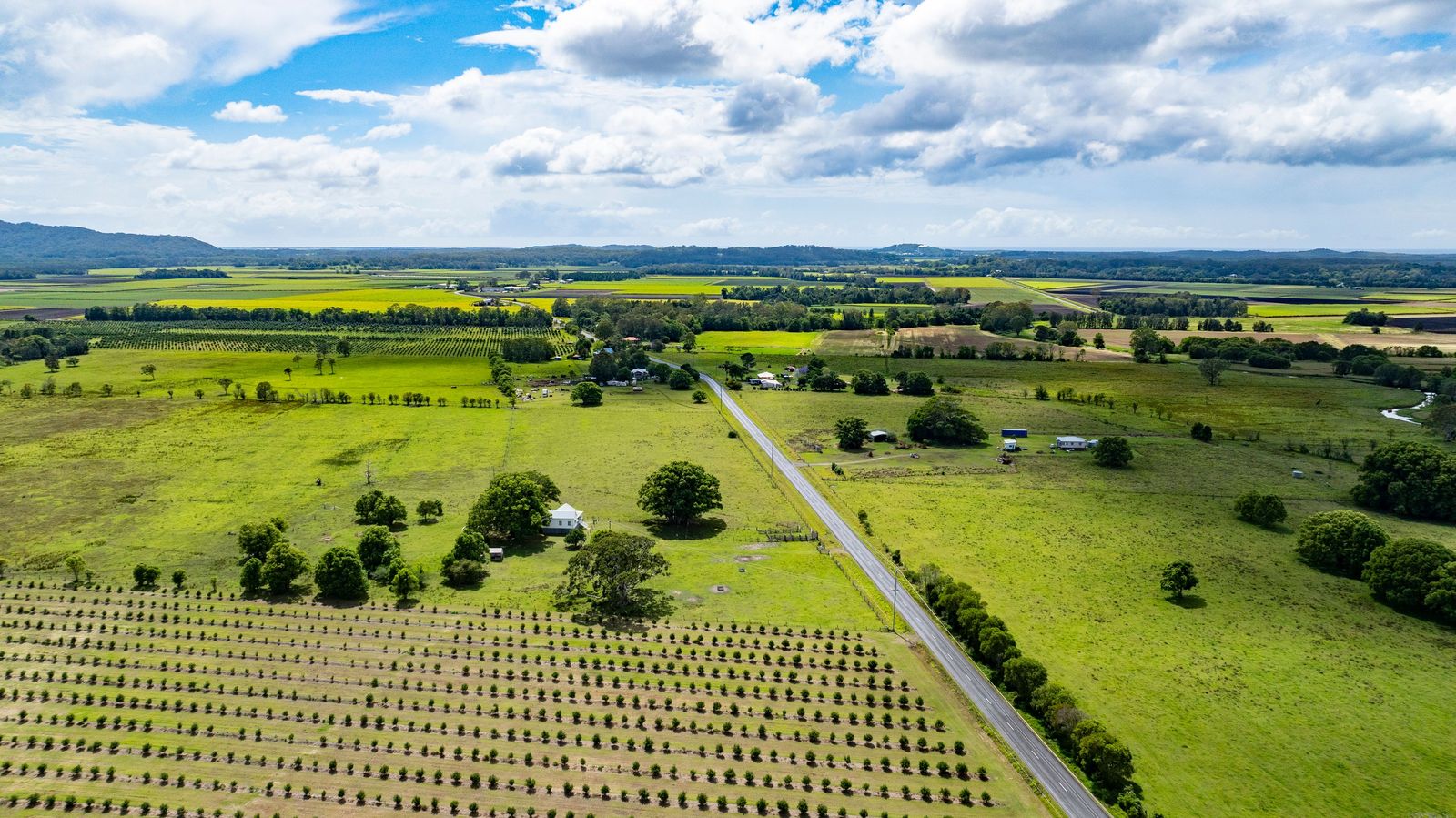 Home, Lifestyle and Acreage - This Has it All!