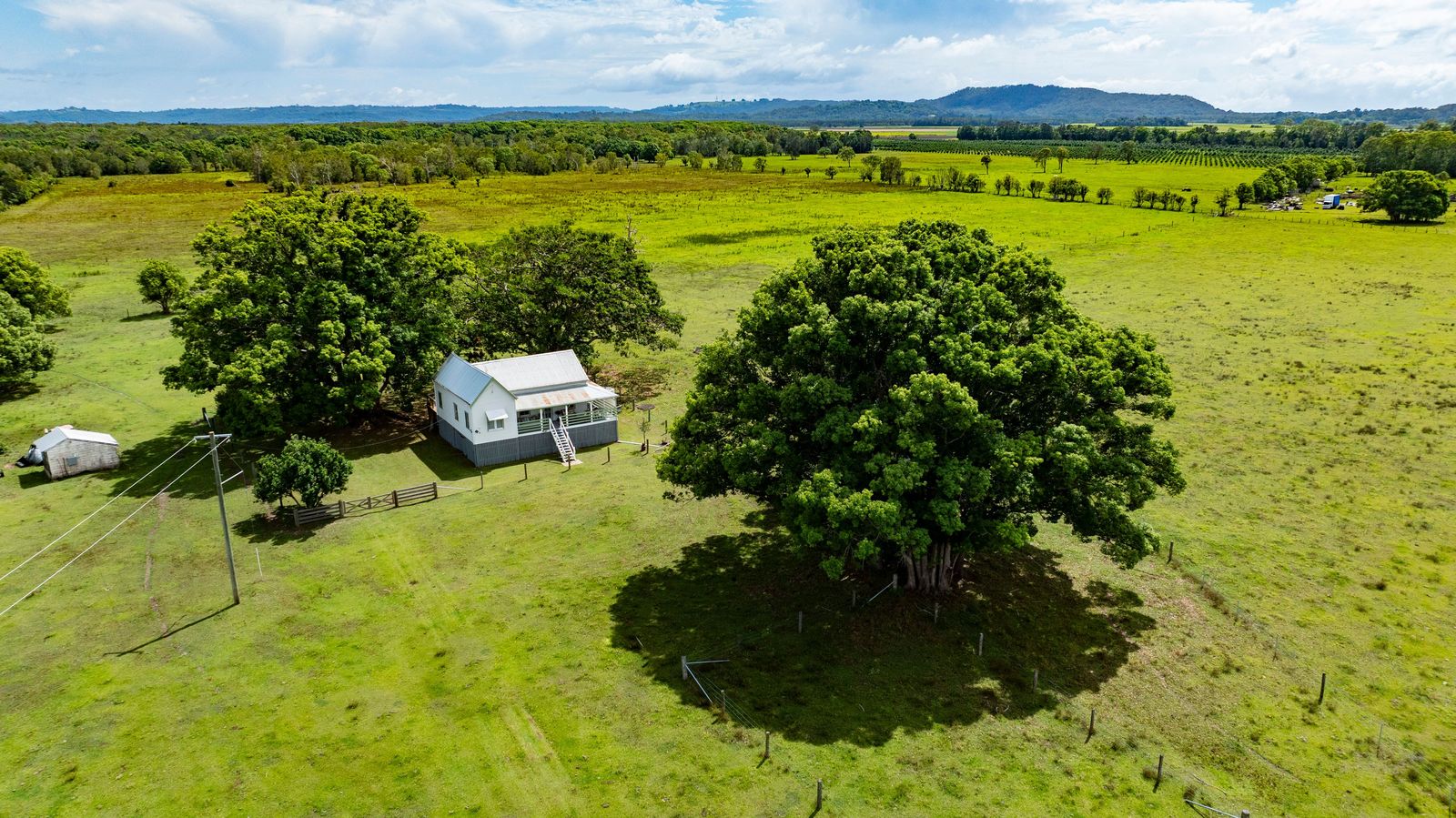 Home, Lifestyle and Acreage - This Has it All!