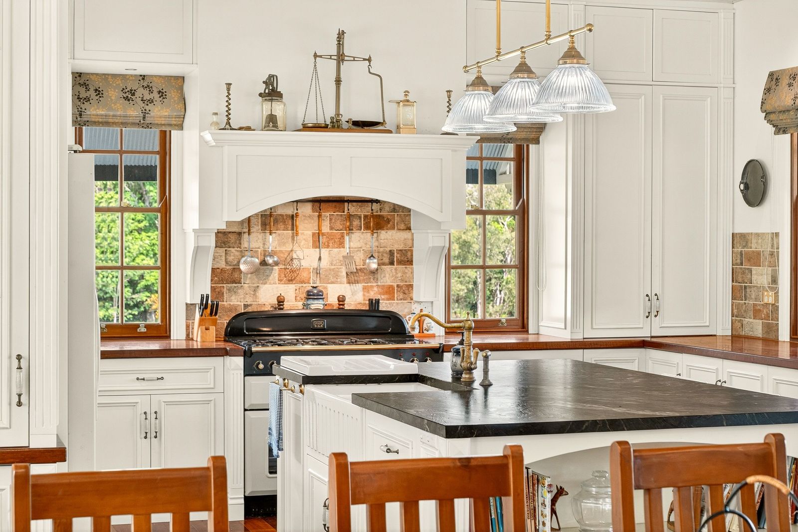 A Hand-Crafted Masterpiece on 6.42 Acres - The Pinnacle of Rural Luxury in Pine Mountain