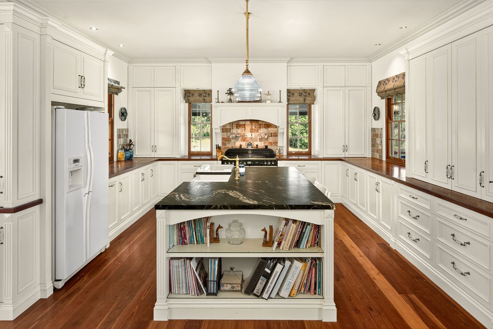 A Hand-Crafted Masterpiece on 6.42 Acres - The Pinnacle of Rural Luxury in Pine Mountain