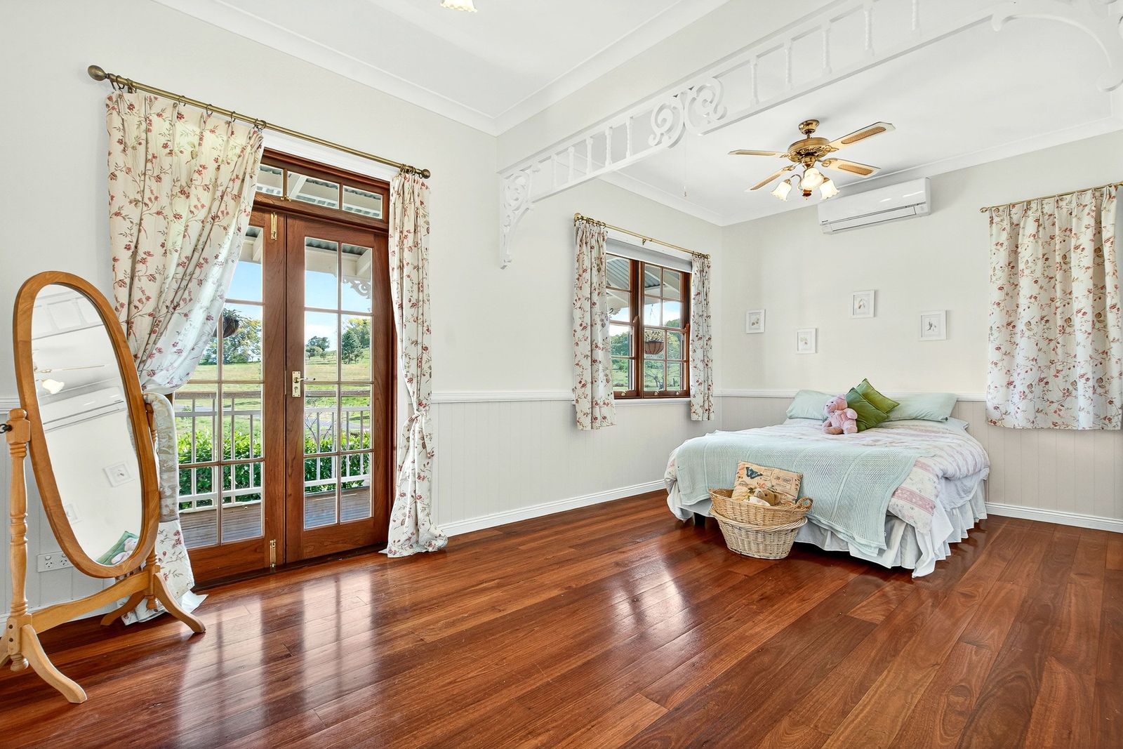 A Hand-Crafted Masterpiece on 6.42 Acres - The Pinnacle of Rural Luxury in Pine Mountain