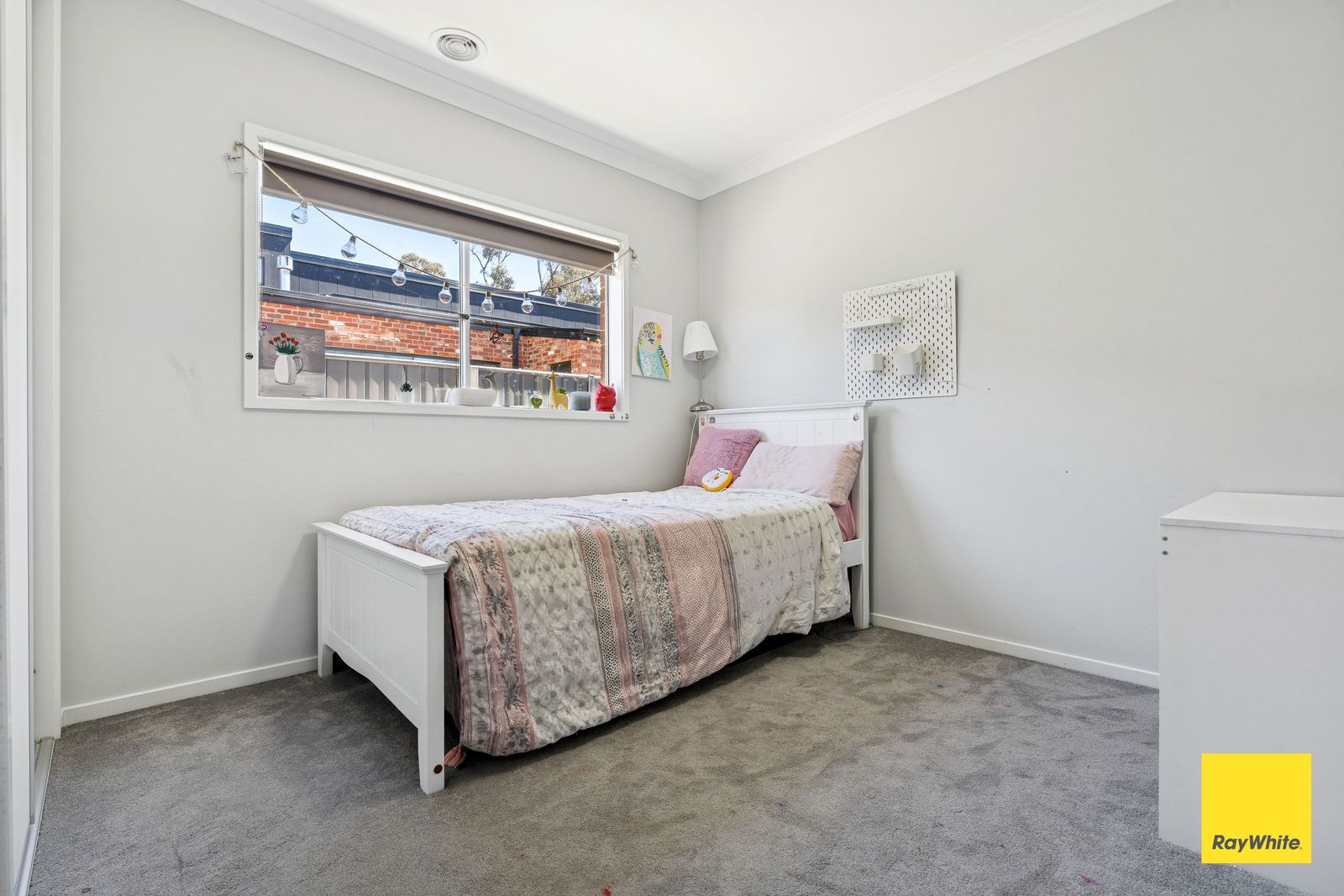 Stunning, Modern & Spacious Home for Rent - 4 Bedrooms, 2 Bathrooms