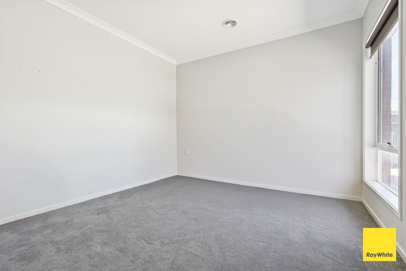 Stunning, Modern & Spacious Home for Rent - 4 Bedrooms, 2 Bathrooms