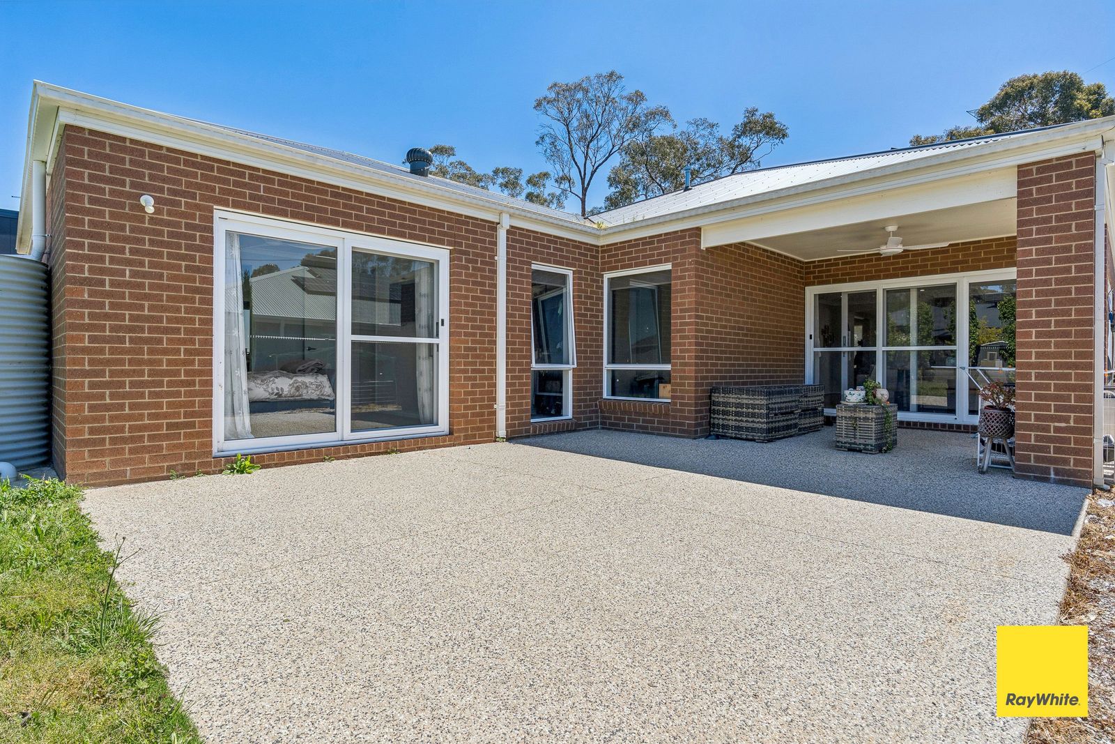 Stunning, Modern & Spacious Home for Rent - 4 Bedrooms, 2 Bathrooms