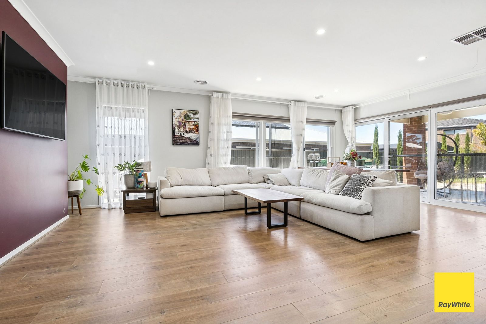 Stunning, Modern & Spacious Home for Rent - 4 Bedrooms, 2 Bathrooms