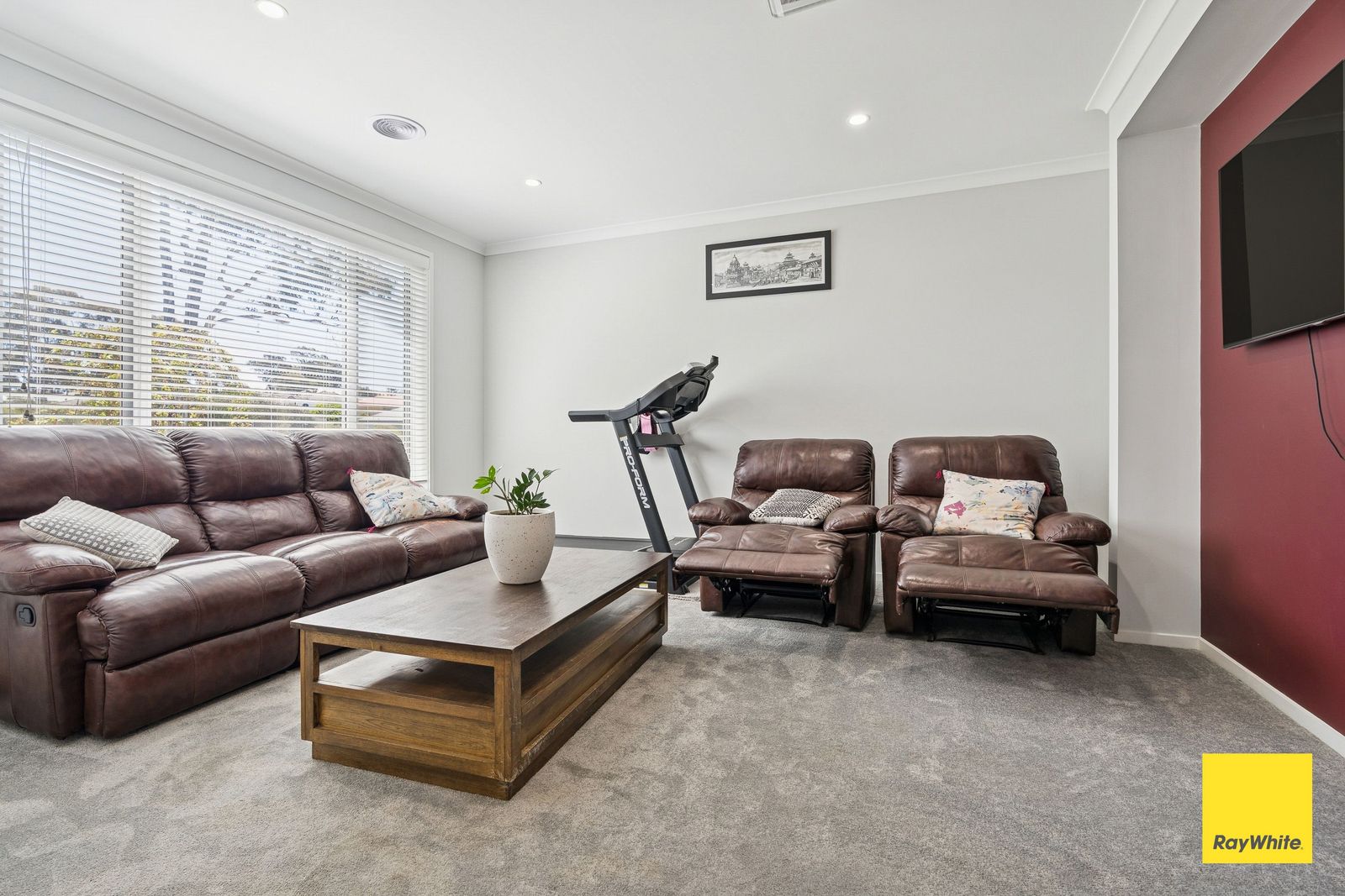 Stunning, Modern & Spacious Home for Rent - 4 Bedrooms, 2 Bathrooms