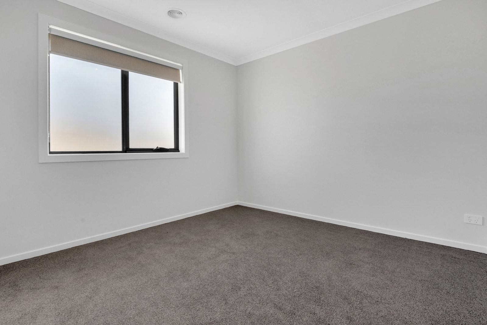 SPACIOUS, LIGHT & BRIGHT FAMILY HOME