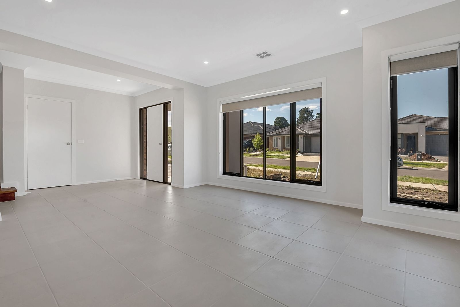 SPACIOUS, LIGHT & BRIGHT FAMILY HOME