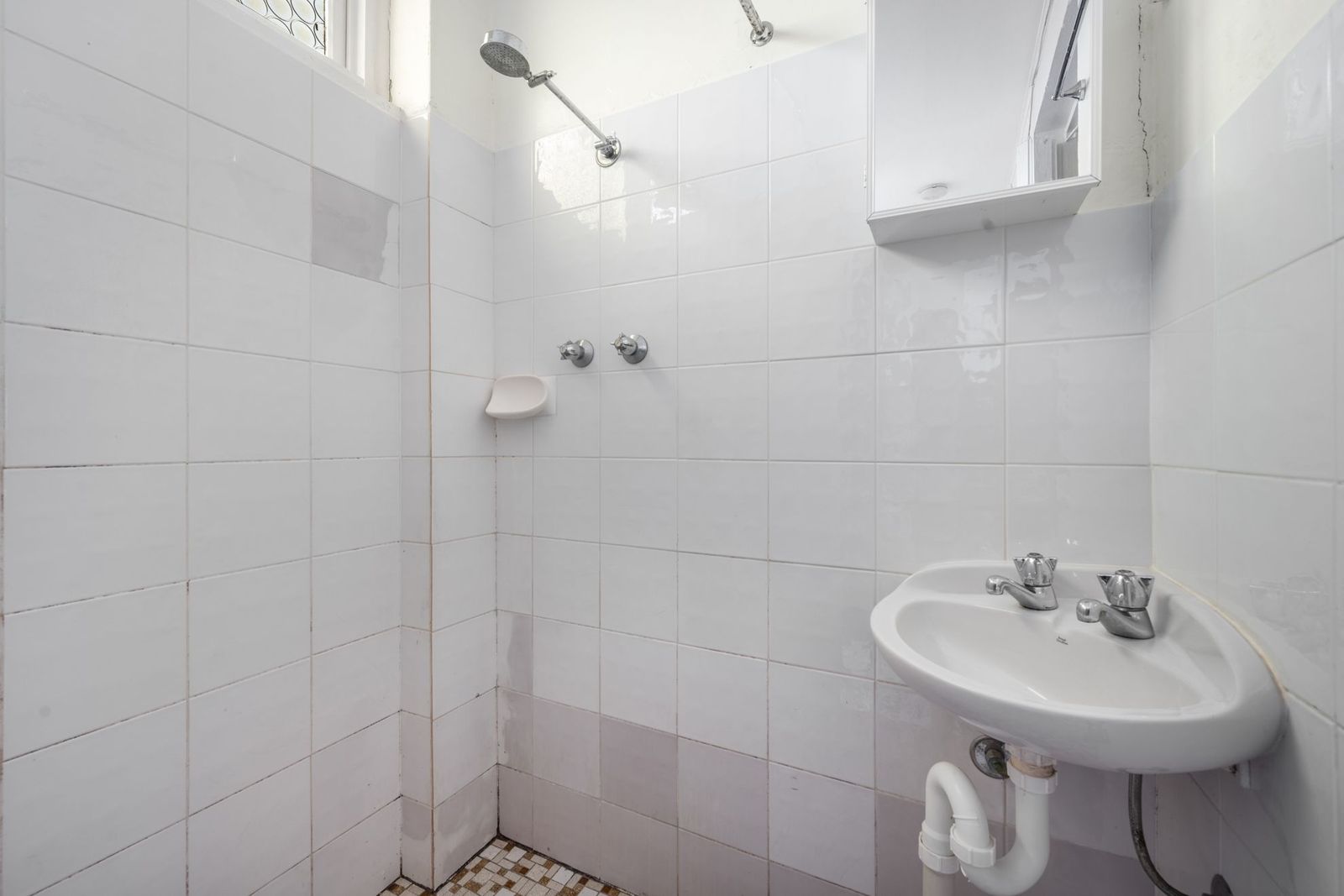 Step Right In: Secure a Low-Maintenance, Fully Furnished Flat