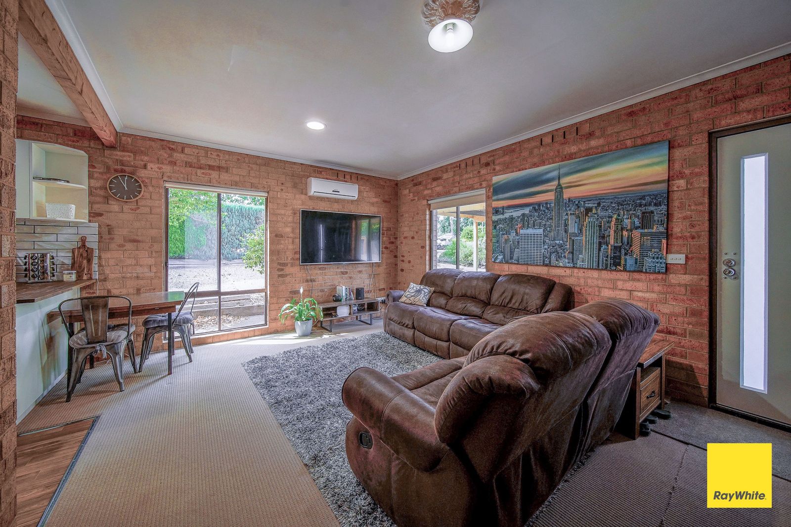 2-Bedroom Unit in the Heart of Golden Square