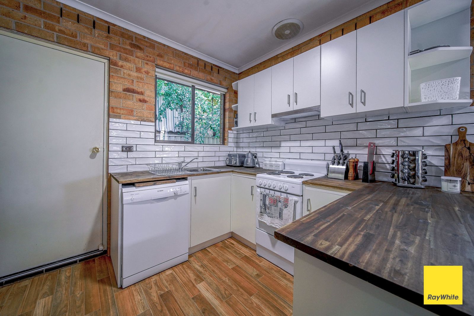 2-Bedroom Unit in the Heart of Golden Square