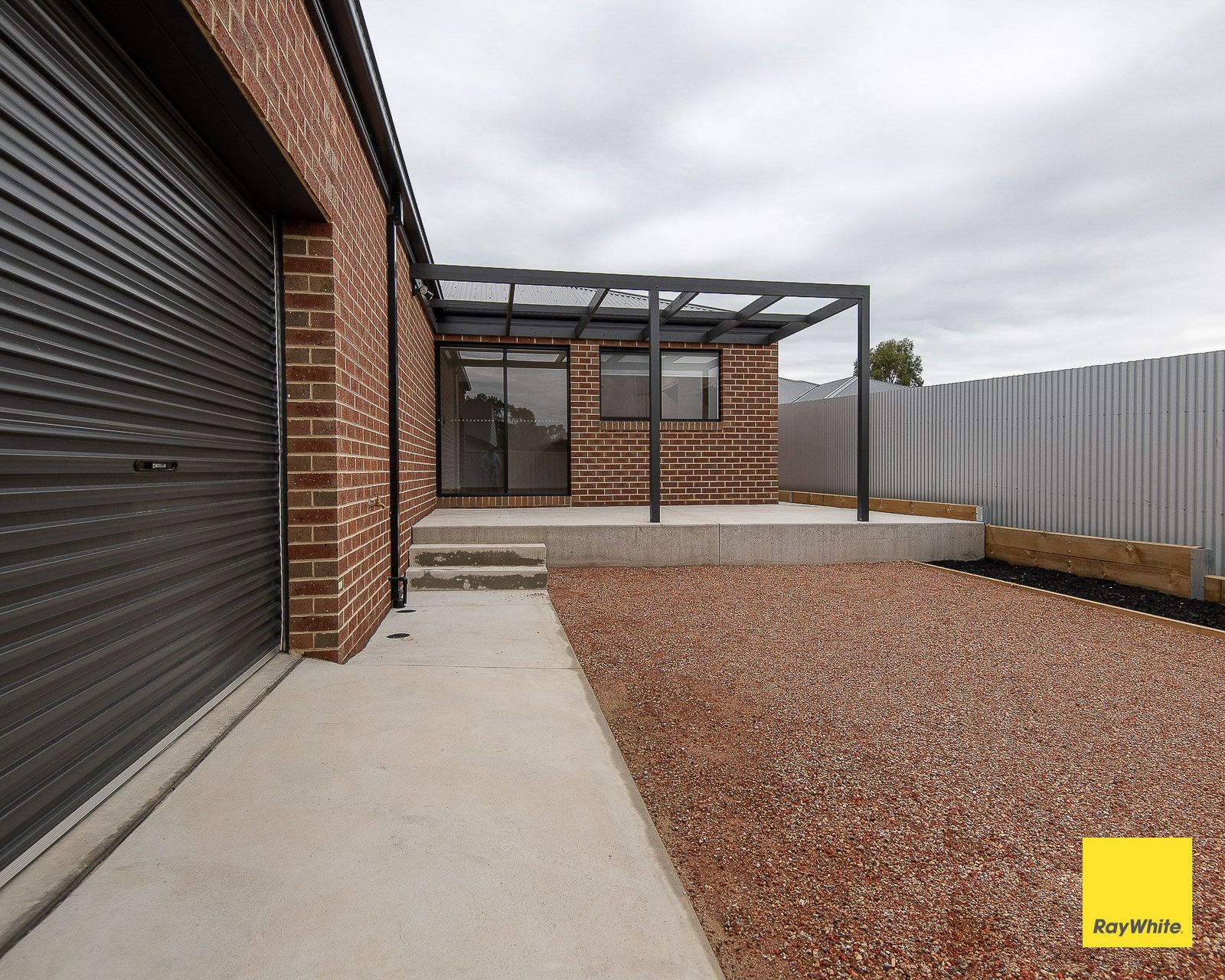 Must See - Modern & Low-Maintenance Living in Golden Square