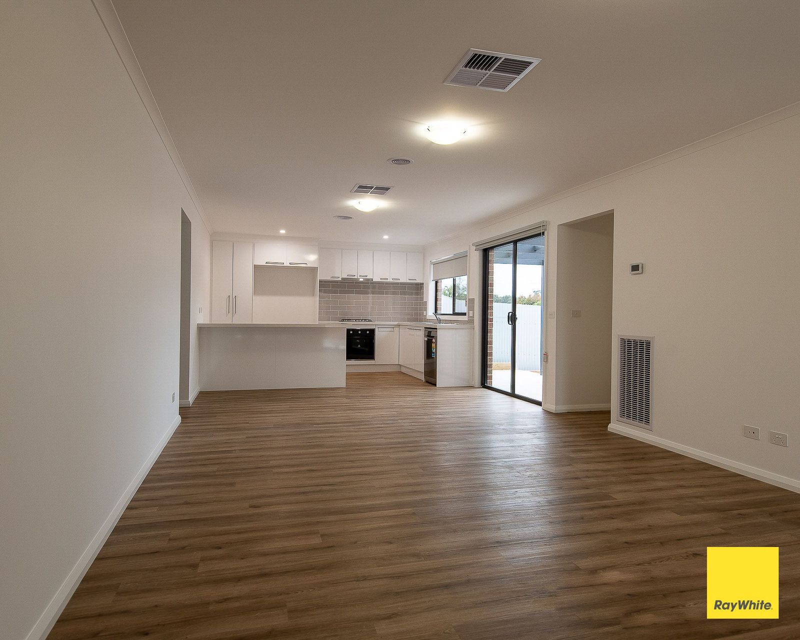 Must See - Modern & Low-Maintenance Living in Golden Square