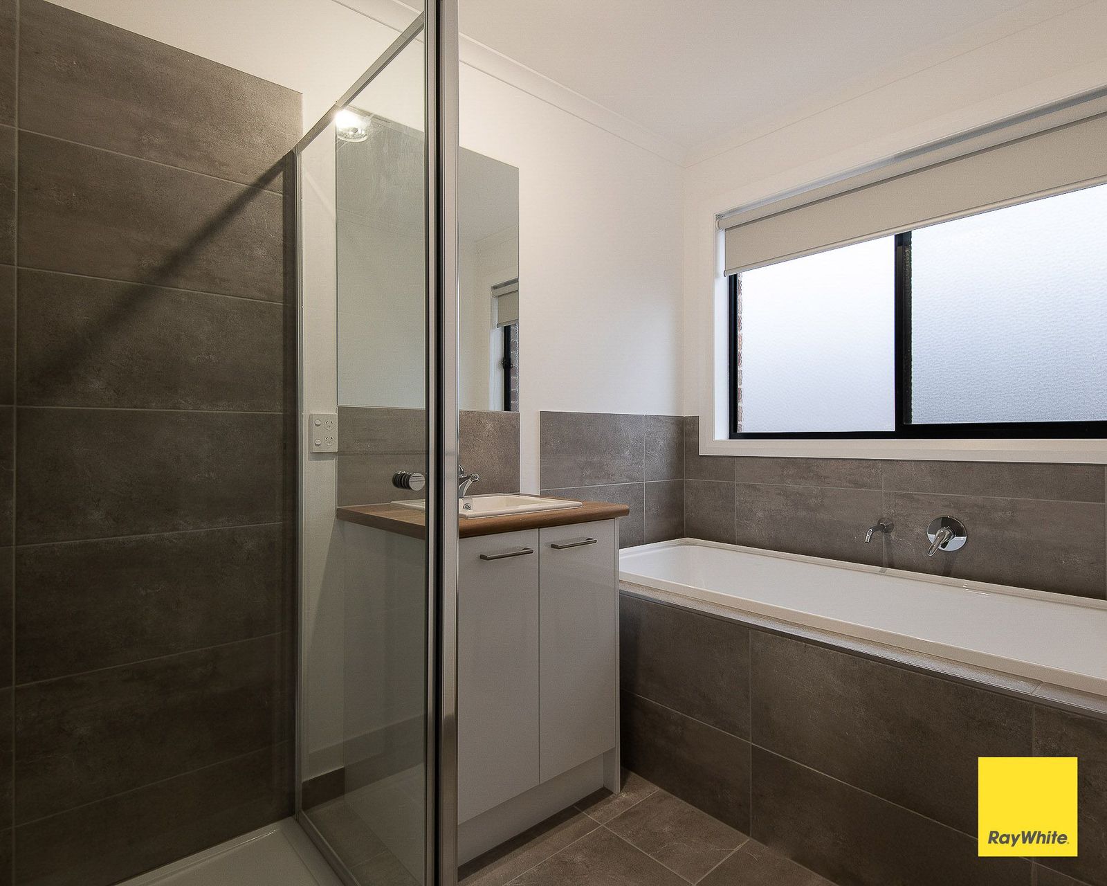 Must See - Modern & Low-Maintenance Living in Golden Square