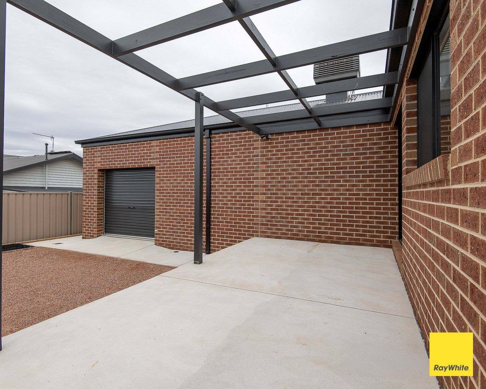 Must See - Modern & Low-Maintenance Living in Golden Square