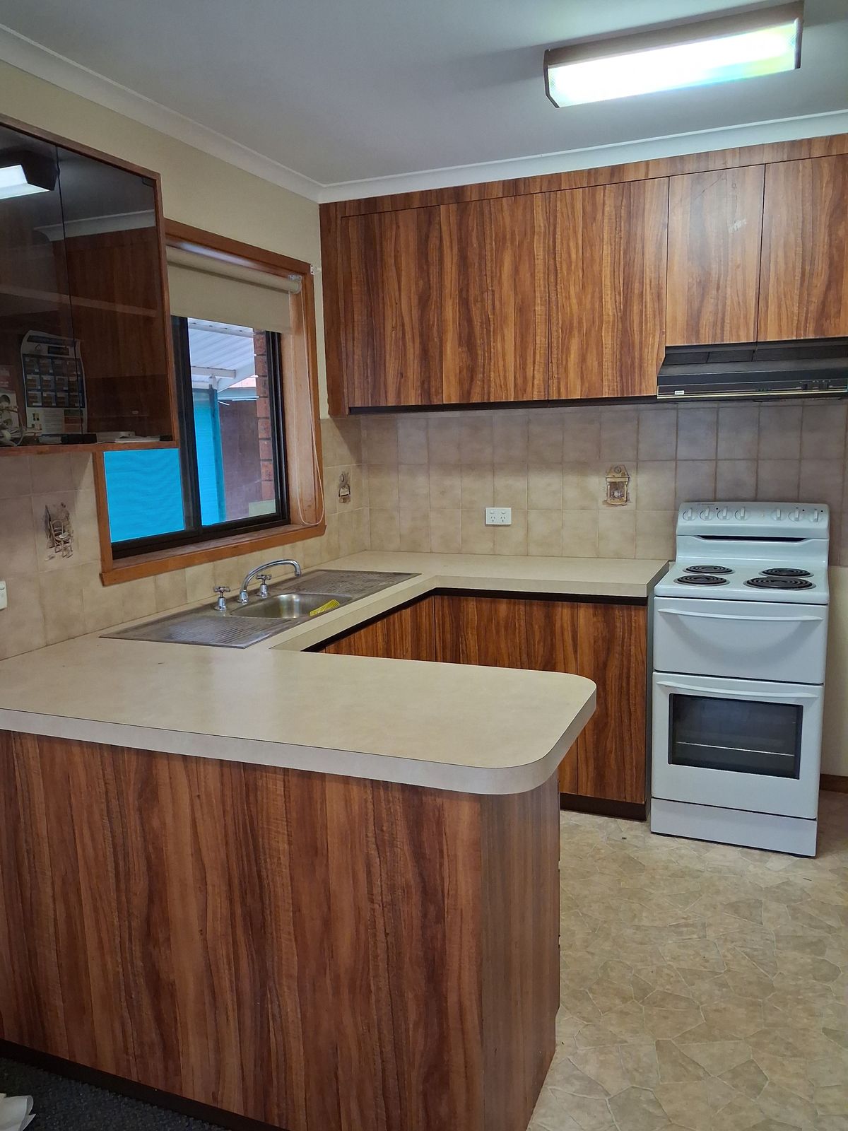 REID STREET. RUTHERGLEN- FOR LEASE