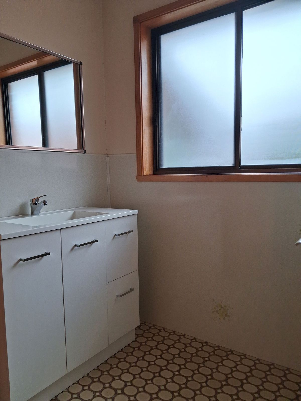 REID STREET. RUTHERGLEN- FOR LEASE