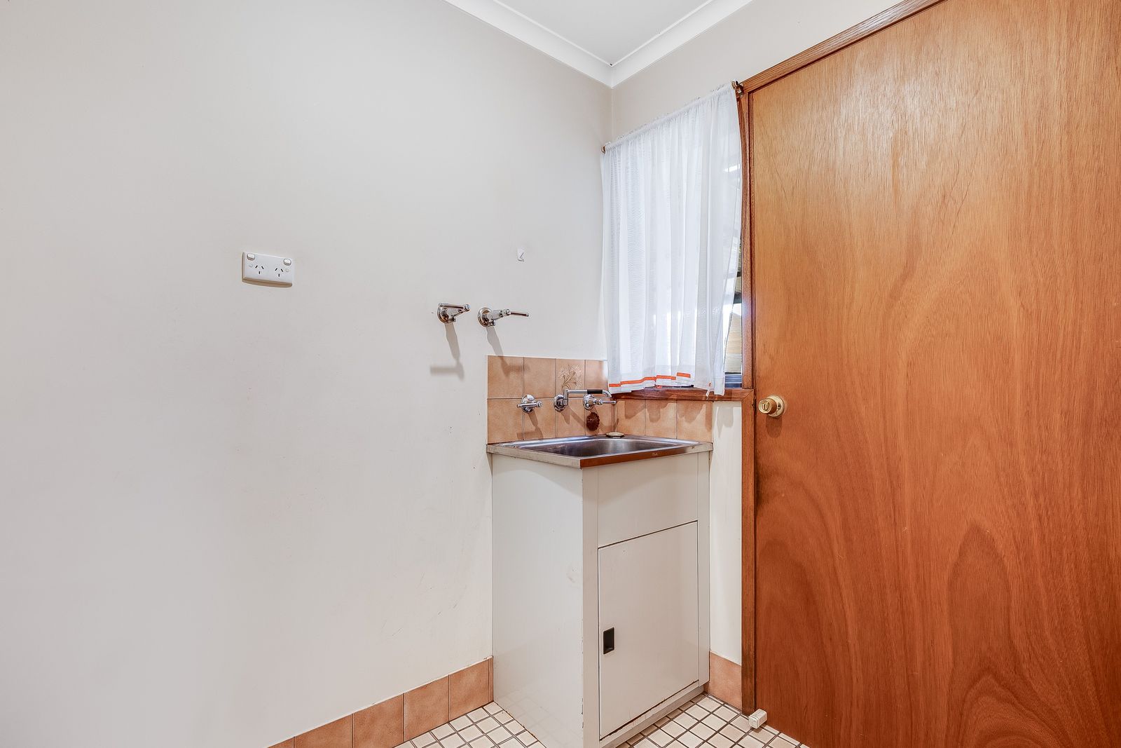 Charming 3-Bedroom Home in Peaceful Howlong Setting