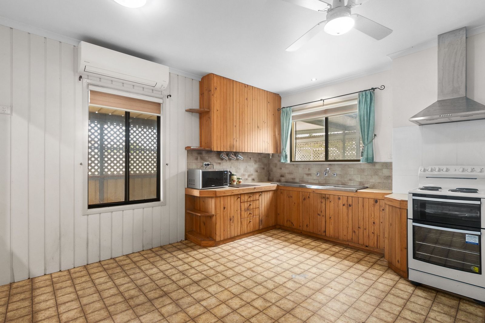 For Rent - Charming 3-Bedroom Home with plenty of shedding