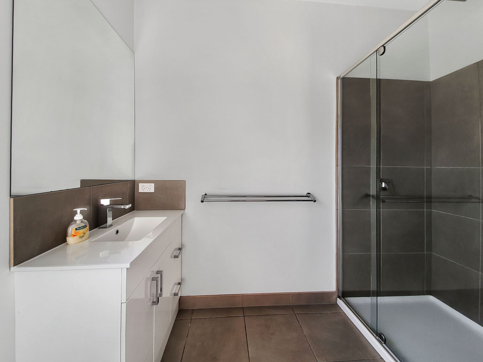 QUALITY LIVING, PRESTIGIOUS LOCATION