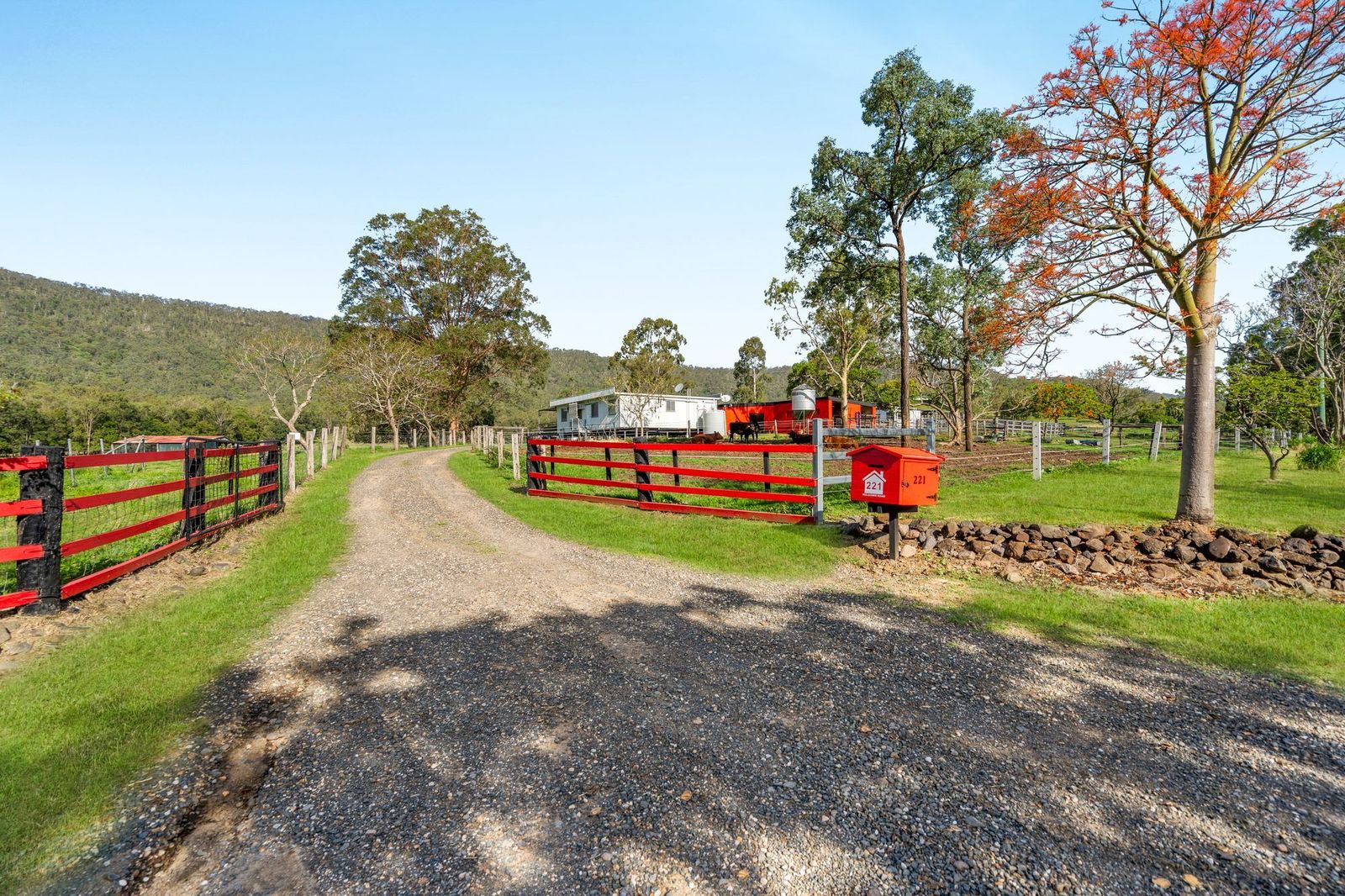 PREMIUM LIFESTYLE & FARMING OPPORTUNITY