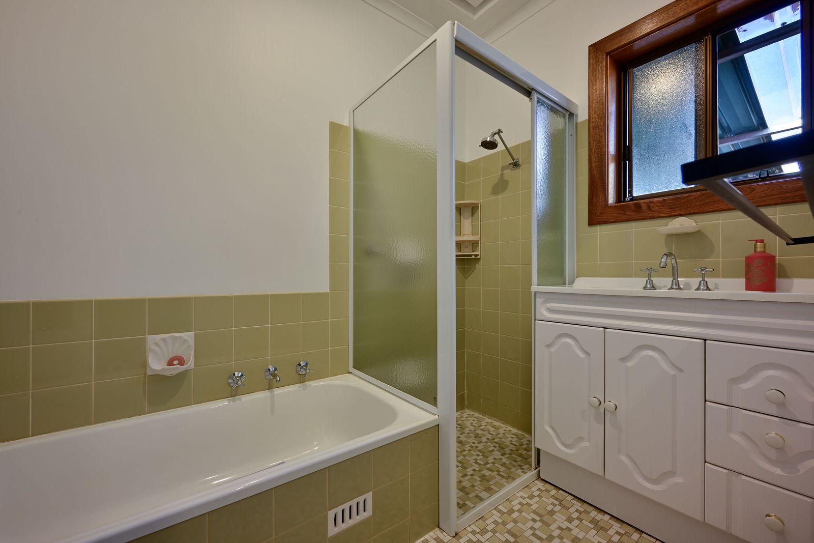 Spacious 3-Bedroom Family Home for Rent