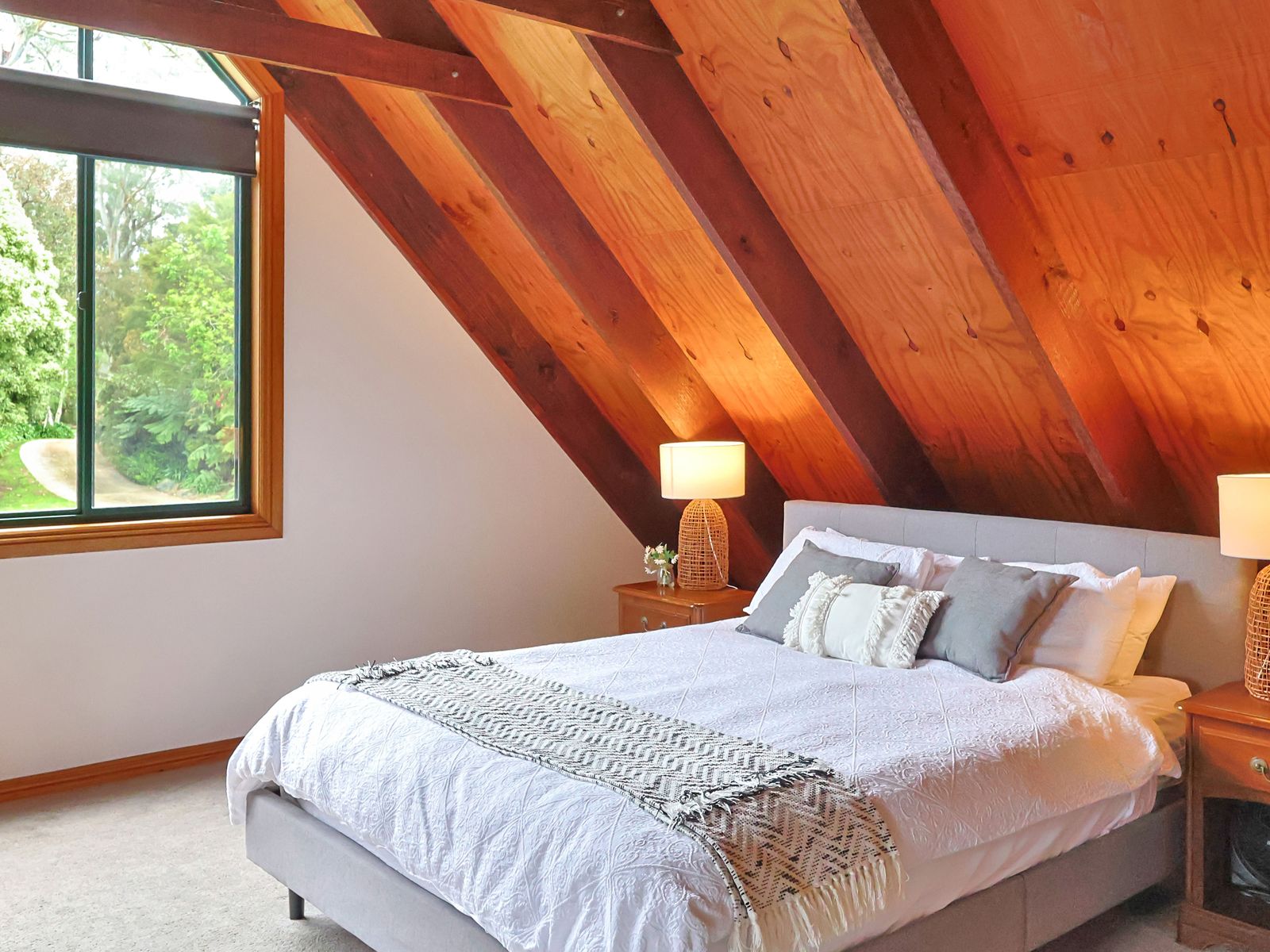 Private Hideaway Bush Setting- Just 90 Minutes from Melbourne