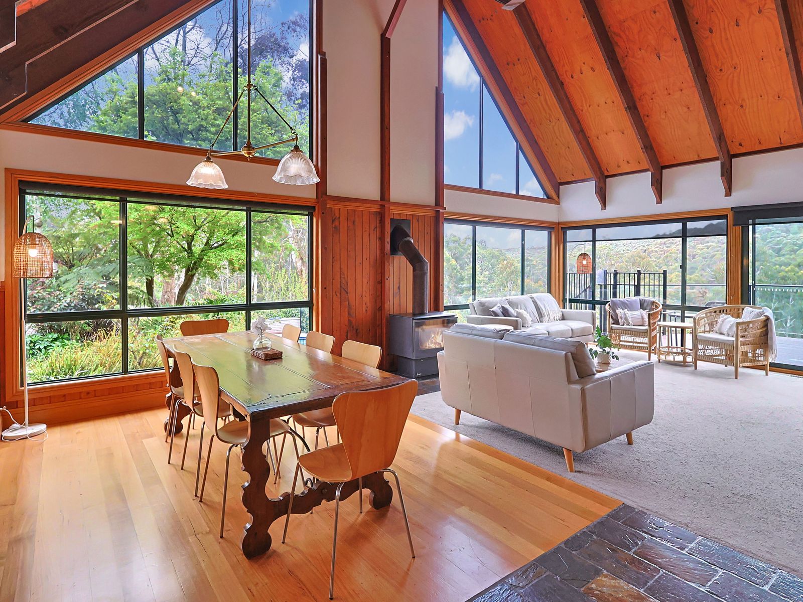 Private Hideaway Bush Setting- Just 90 Minutes from Melbourne