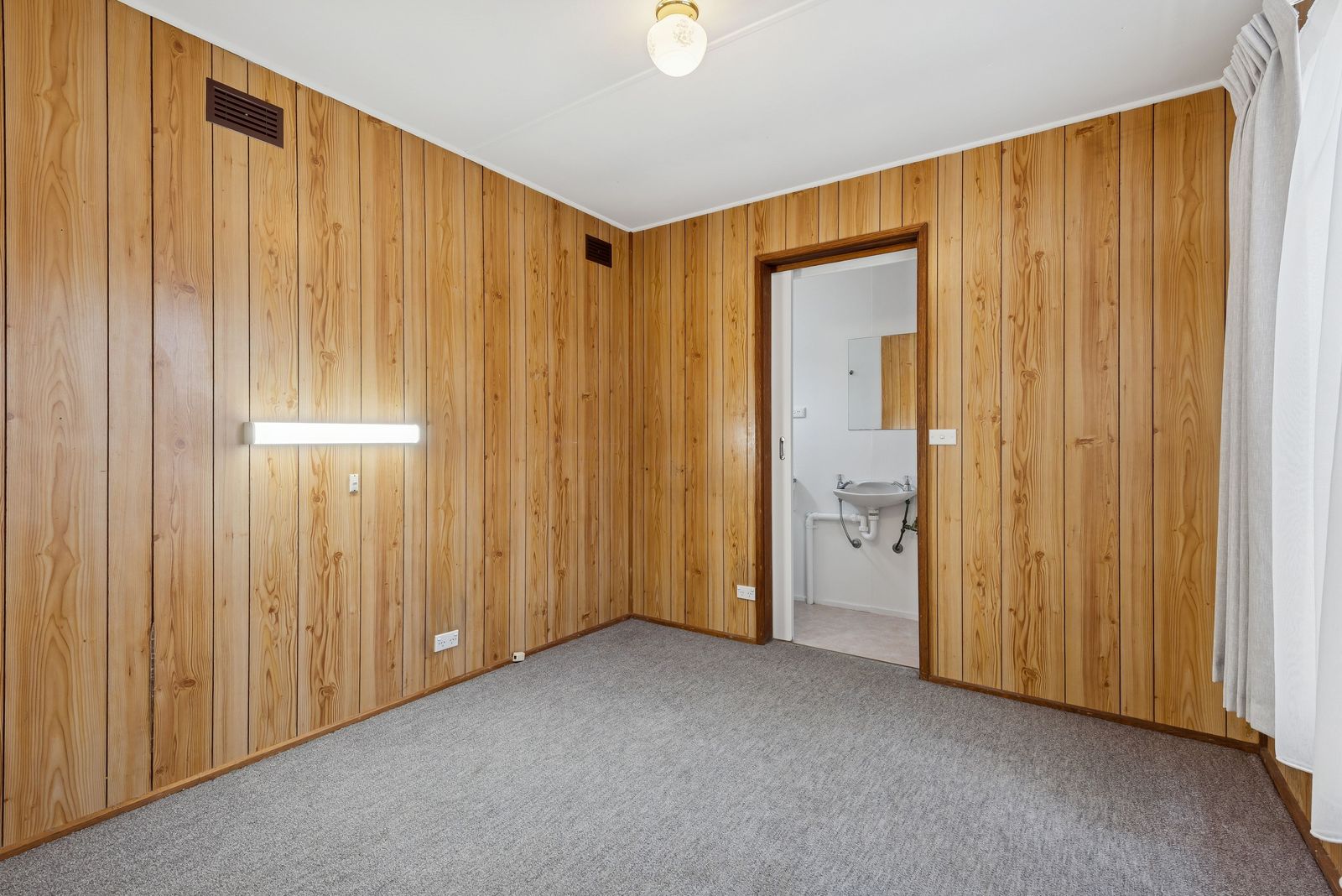 Neat & Tidy Weatherboard Unit