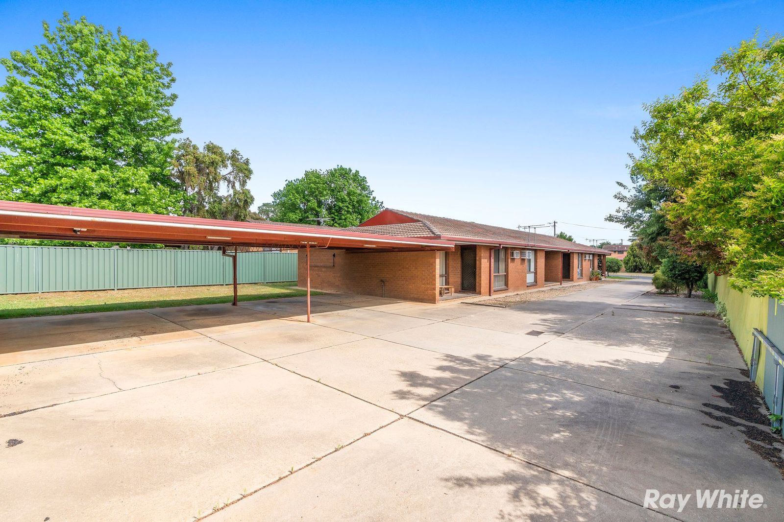 Charming & Convenient 2 Bedroom Unit