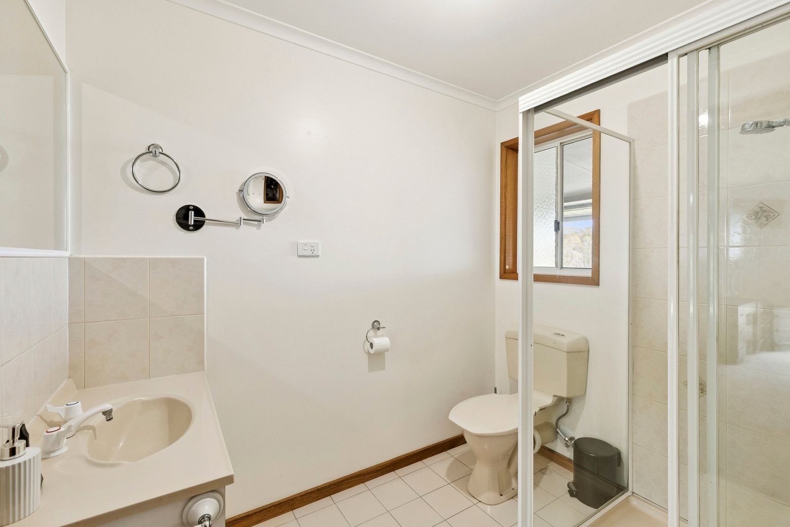 FULLY OFF-GRID LUXURY ON 35 ACRES - SUSTAINABLE LIVING REDEFINED