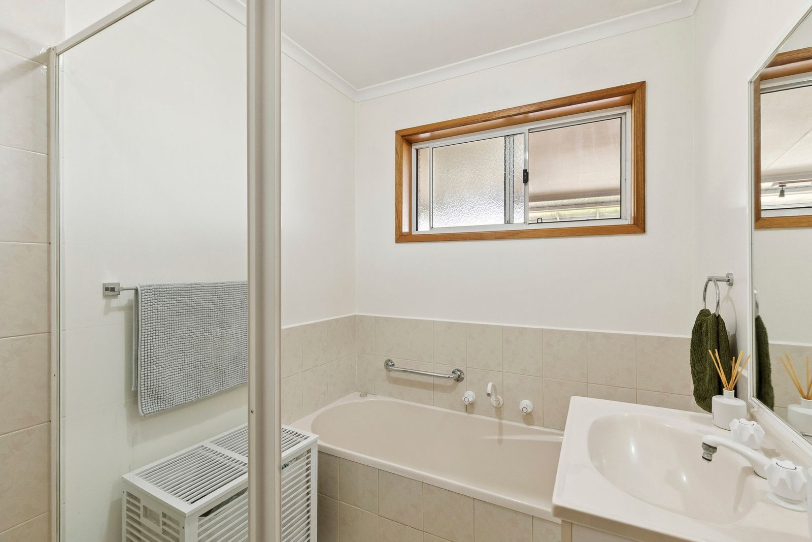 FULLY OFF-GRID LUXURY ON 35 ACRES - SUSTAINABLE LIVING REDEFINED