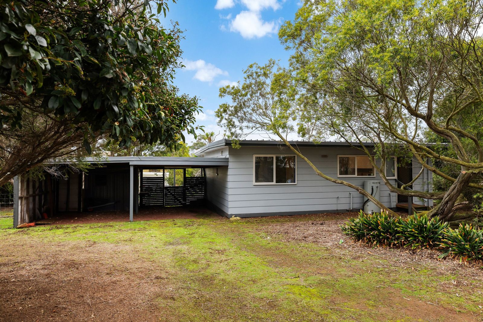 Charming Coastal Retreat