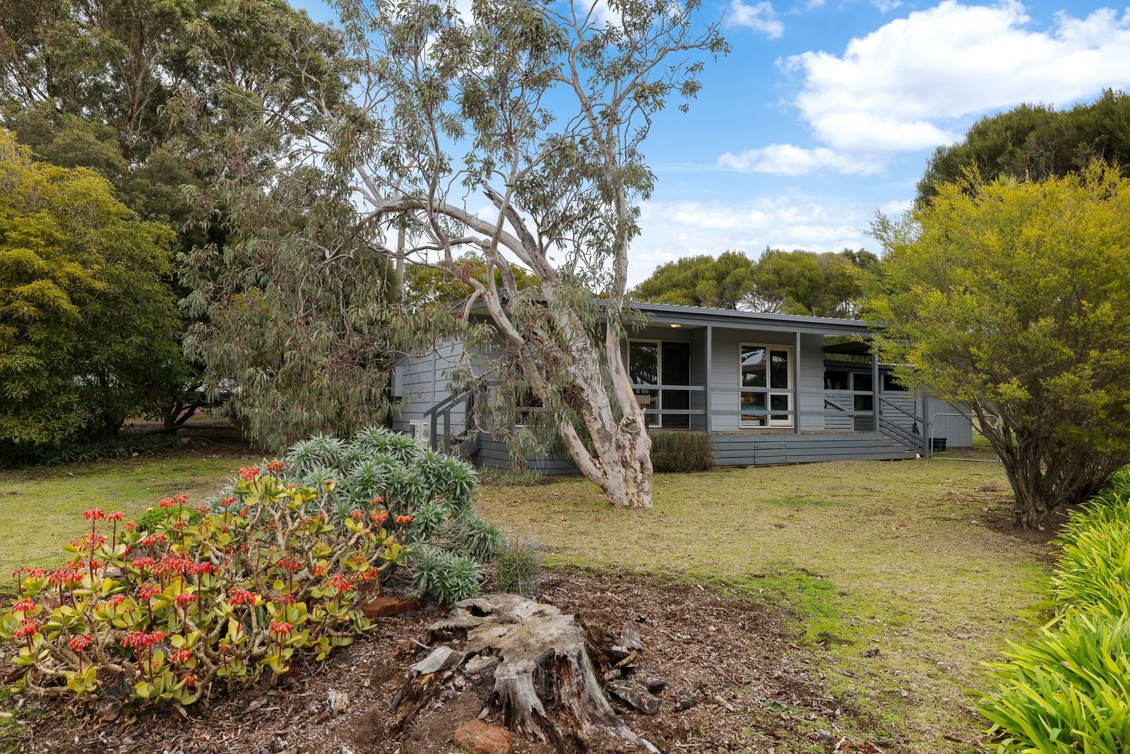 Charming Coastal Retreat
