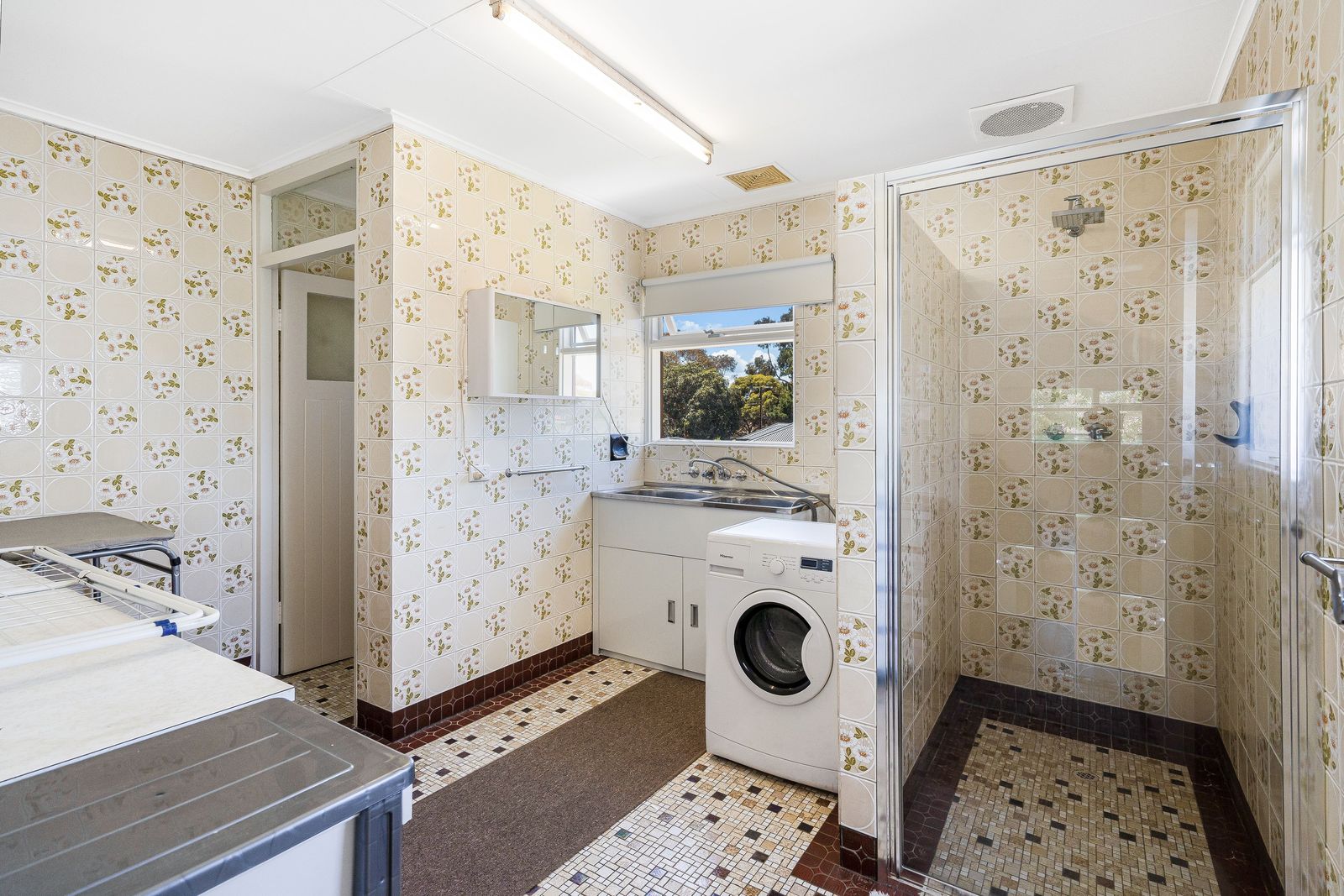 Renovated Upstairs Apartment