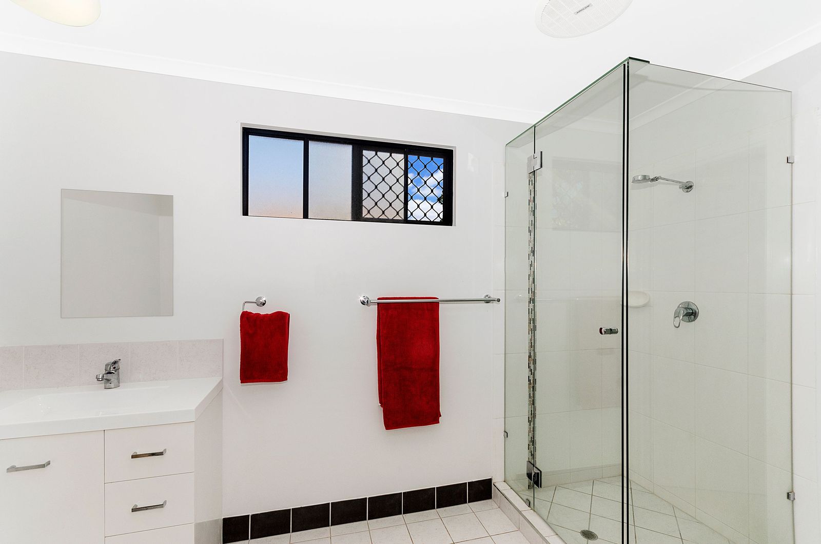 $310 Ensuite Room Available