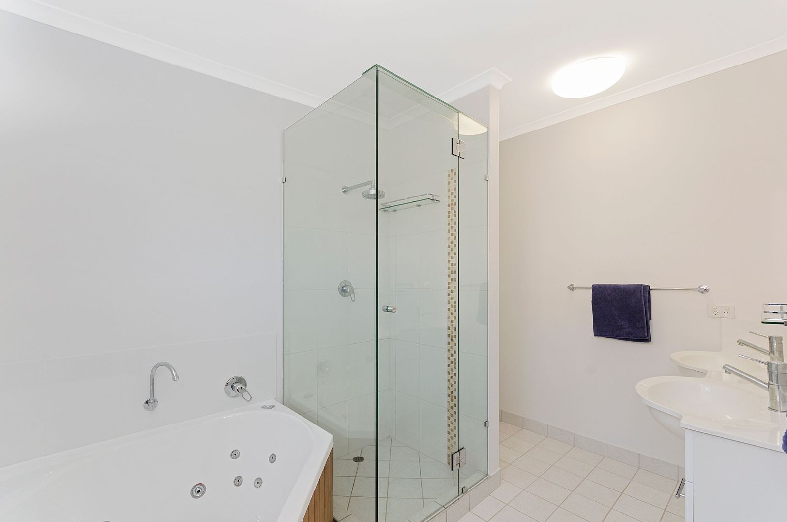 $310 Ensuite Room Available