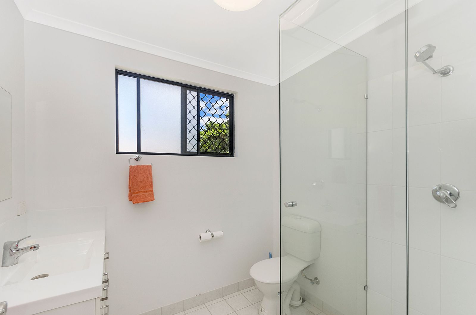 $310 Ensuite Room Available