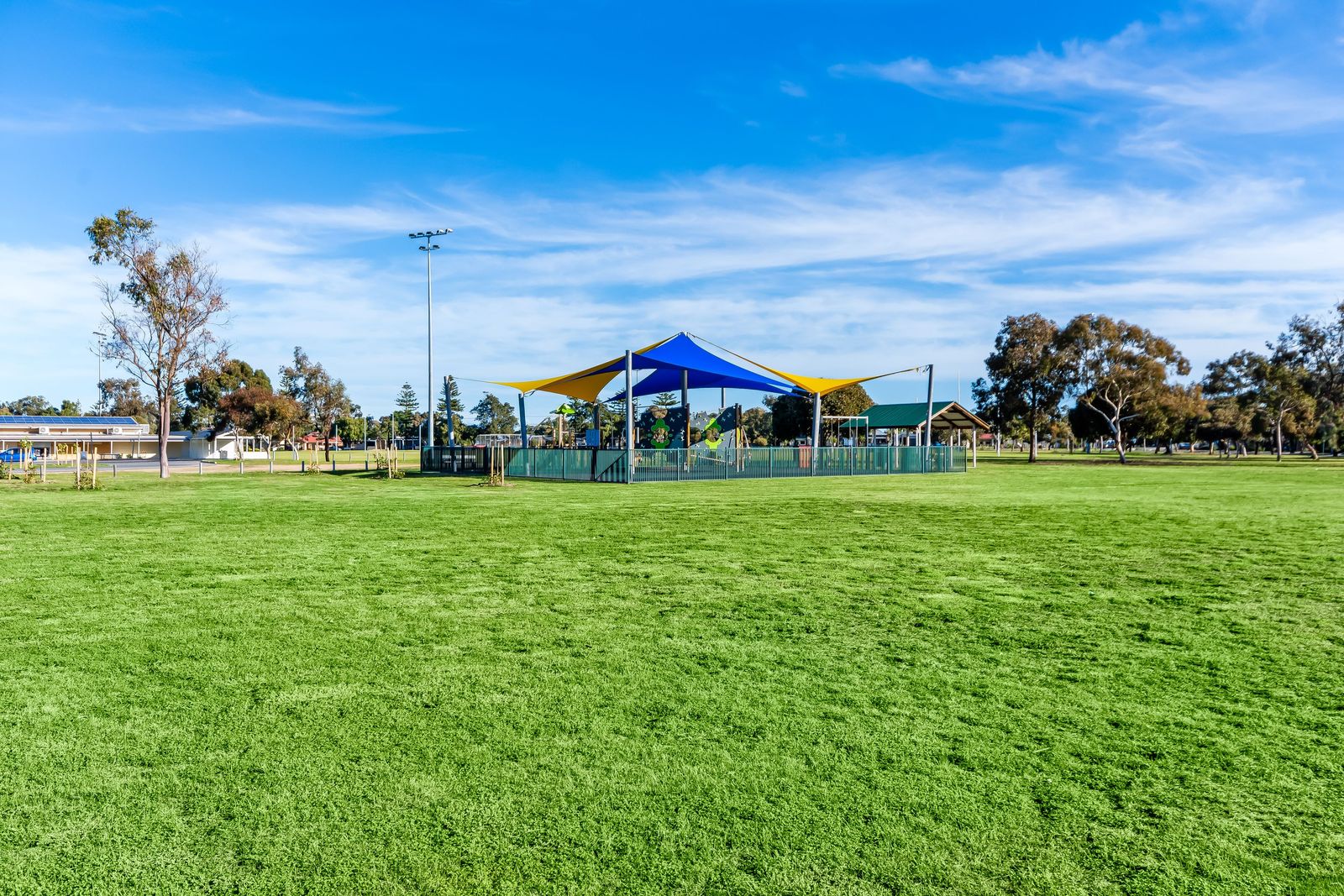 NO PETS DUE TO STRATA - 3 or 6 Month Lease Option - LOW MAINTENANCE 2 BEDROOM UNIT