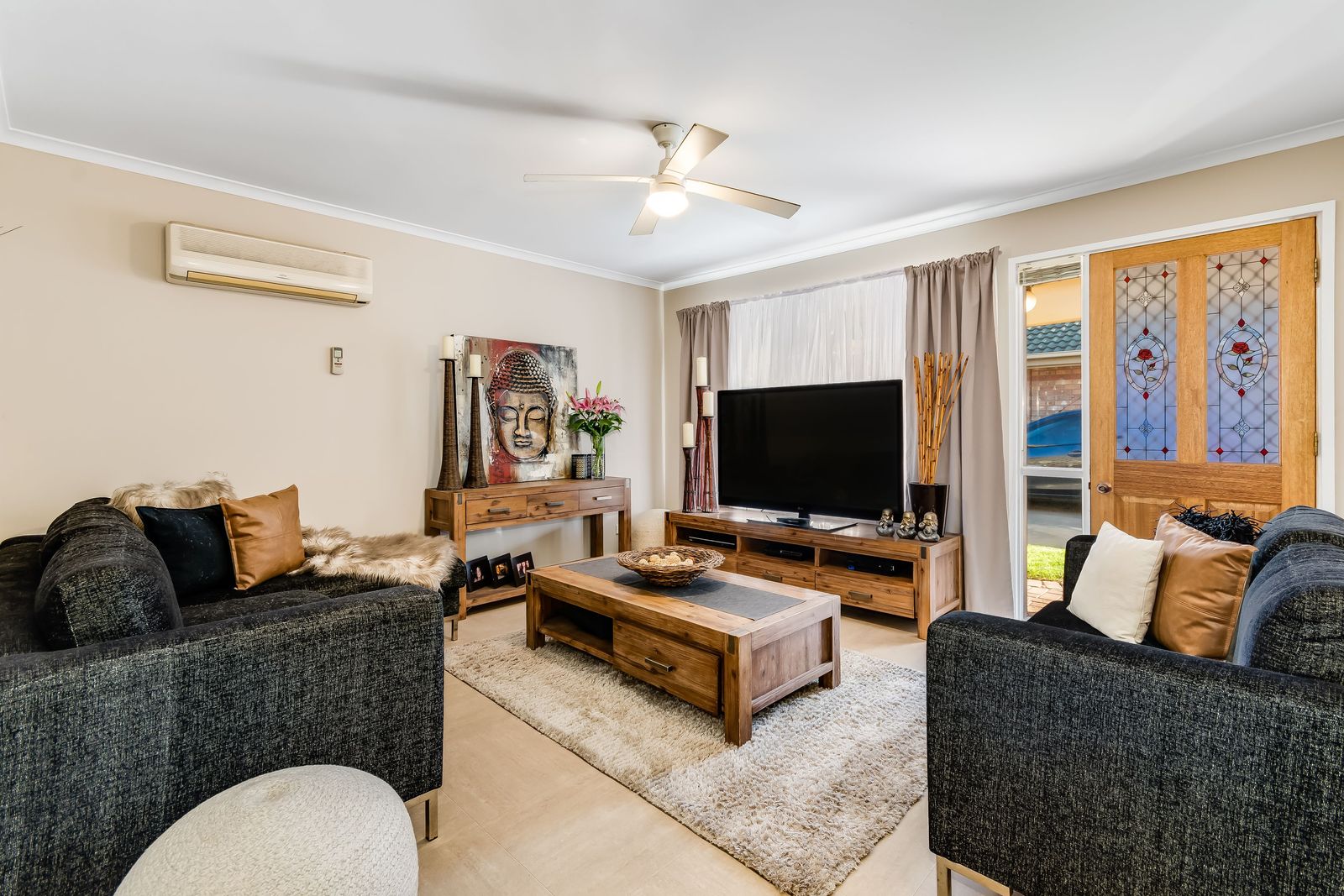 NO PETS DUE TO STRATA - 3 or 6 Month Lease Option - LOW MAINTENANCE 2 BEDROOM UNIT